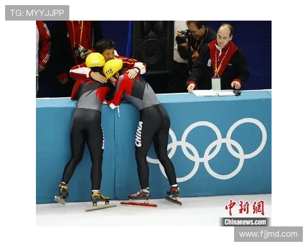 中国速滑团零点零九秒险胜夺铜